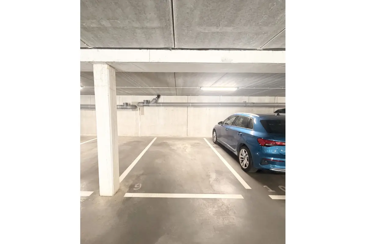 Parking te  huur in Etterbeek 1040 110.00€  slaapkamers m² - Zoekertje 813610