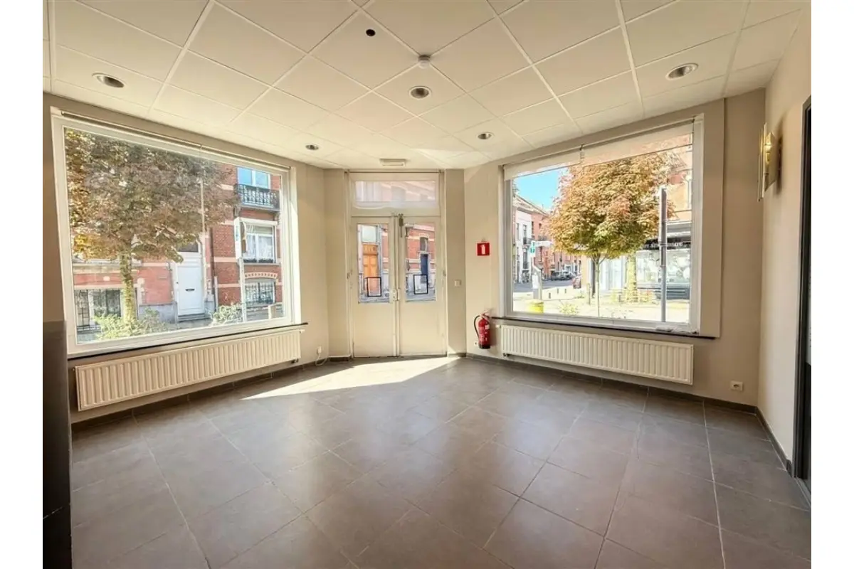 Commerce à louer à Etterbeek 1040 2500.00€  chambres 85.00m² - annonce 815379