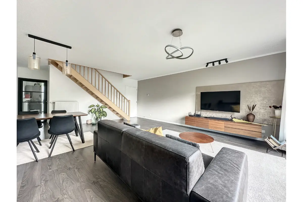 Rez-de-chaussée à  à Uccle 1180 1900.00€ 3 chambres 128.00m² - annonce 815241