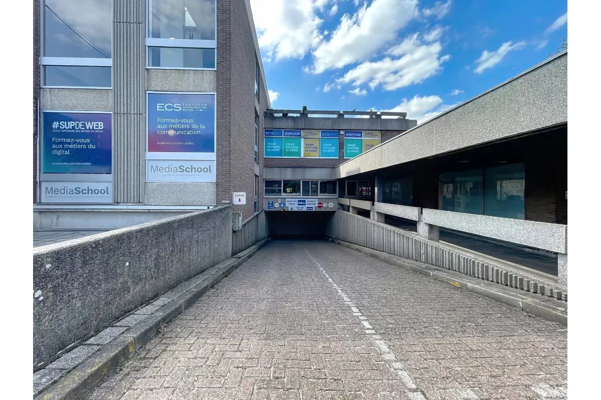 Parking te  koop in Ukkel 1180 20000.00€  slaapkamers m² - Zoekertje 817170