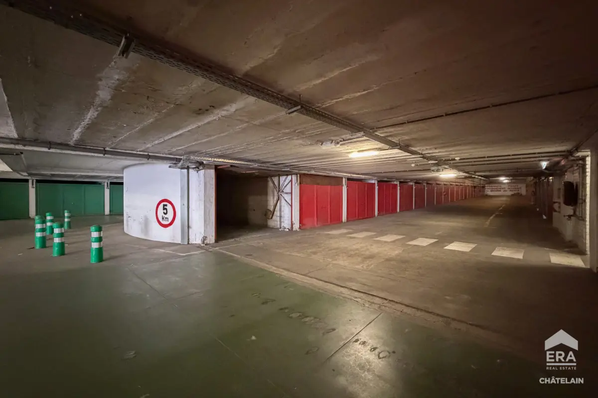 Box à vendre à Bruxelles 1000 50000.00€  chambres m² - annonce 817804