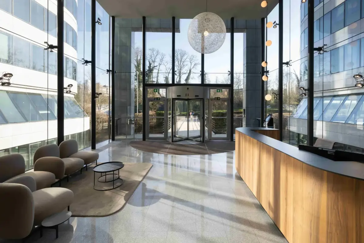 Handelszaak te  huur in Elsene 1050 0.00€  slaapkamers 1326.00m² - Zoekertje 818098