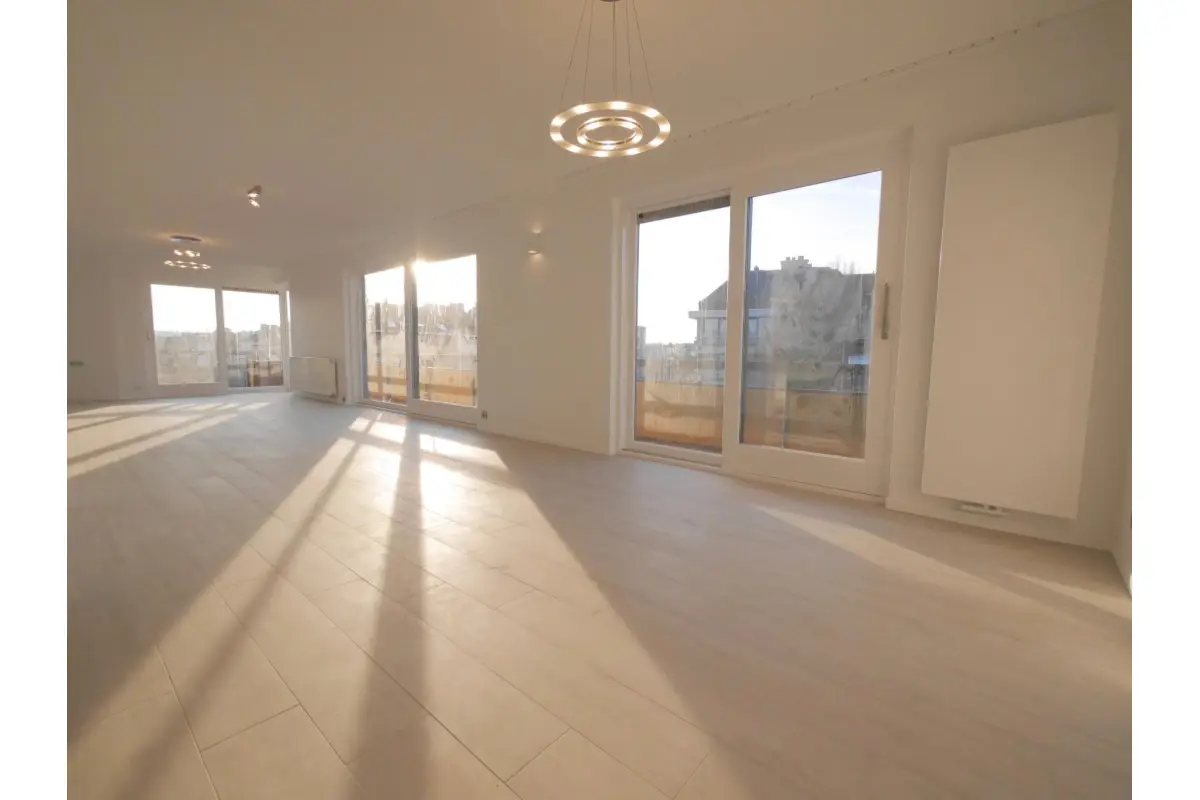 Penthouse te  huur in Sint-Pieters-Woluwe 1150 1600.00€ 2 slaapkamers 110.00m² - Zoekertje 818993