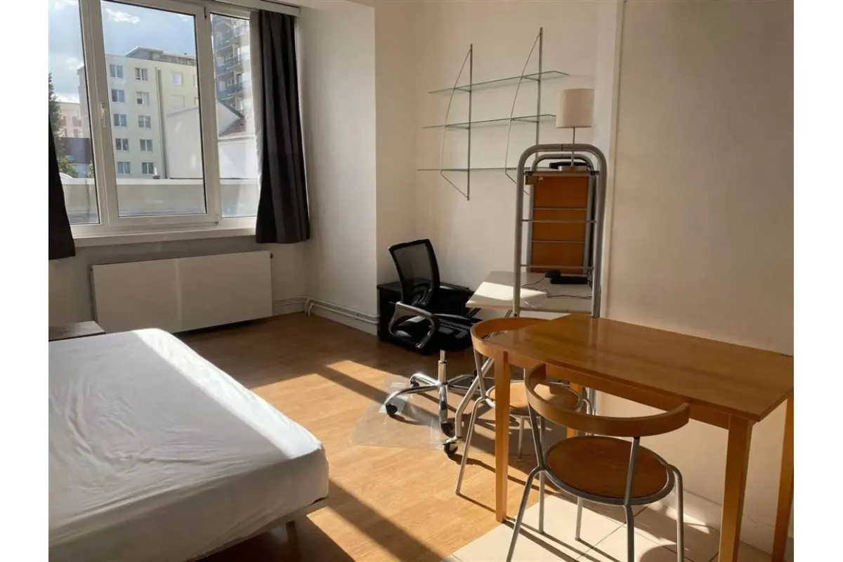 Studio à louer à Etterbeek 1040 690.00€  chambres 20.00m² - annonce 819577
