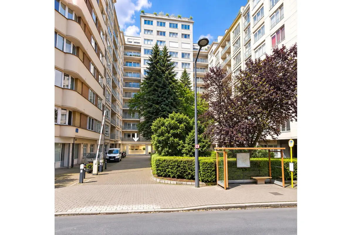 Commerce à vendre à Etterbeek 1040 590000.00€  chambres 300.00m² - annonce 820138