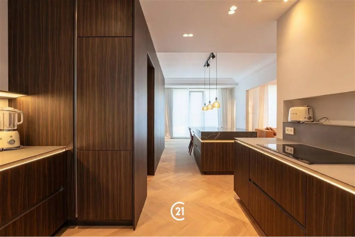 Benedenverdieping te  koop in Elsene 1050 749000.00€ 3 slaapkamers 185.00m² - Zoekertje 821523