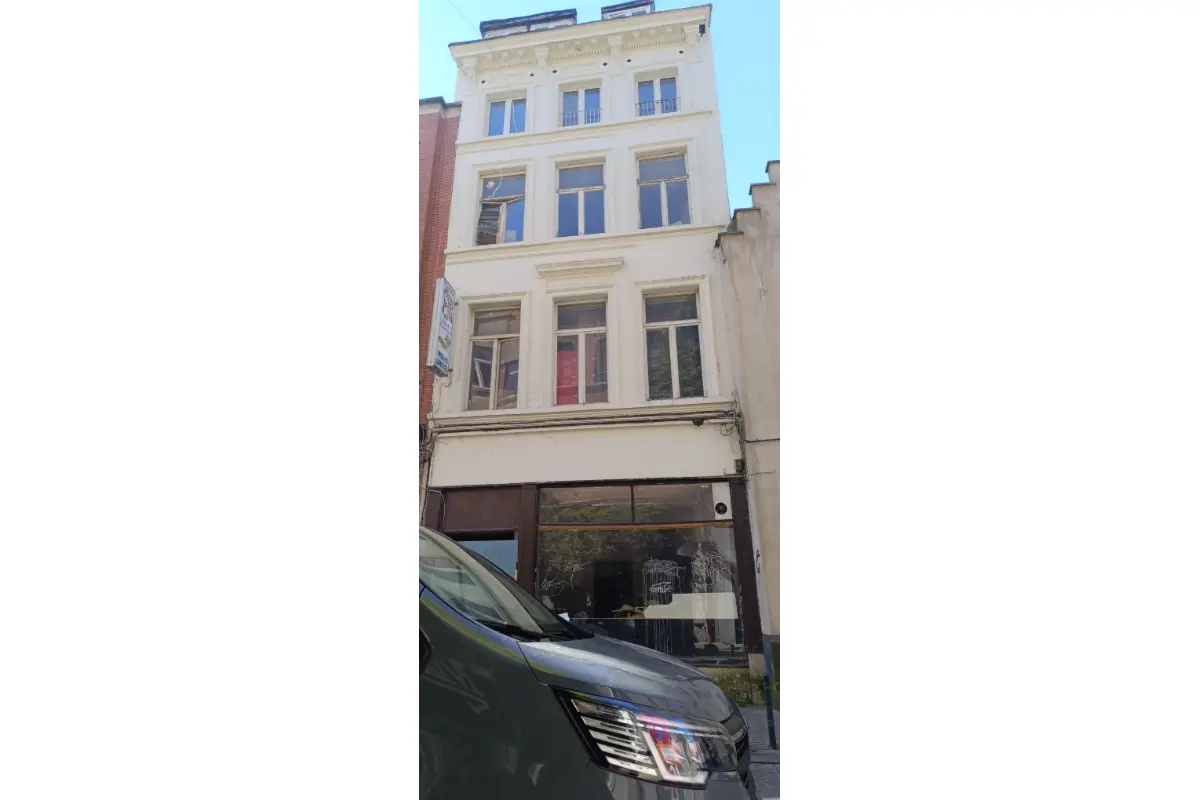 Immeuble de rapport - Immeuble à appartement à vendre à Bruxelles 1000 215000.00€ 5 chambres m² - annonce 821108