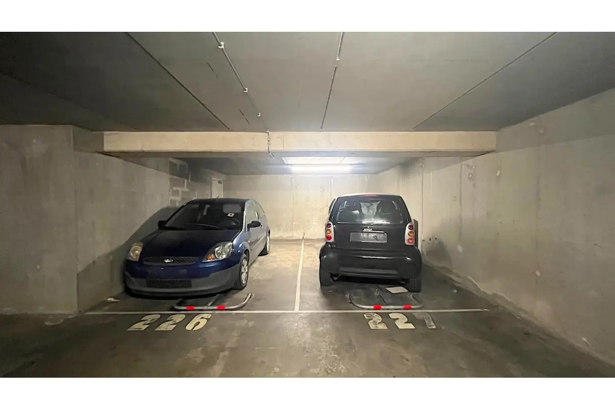 Parking te  koop in Evere 1140 10900.00€  slaapkamers m² - Zoekertje 821272