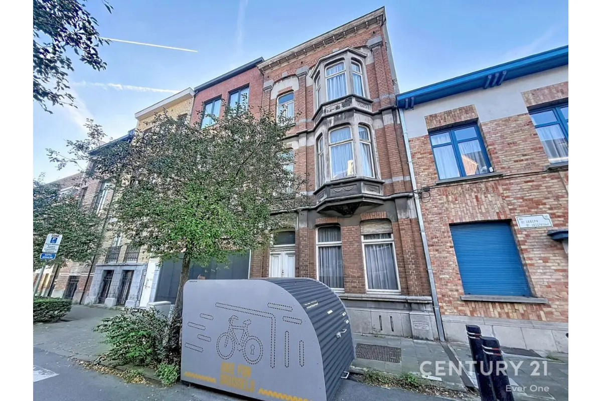 Huis te  koop in Evere 1140 499000.00€ 7 slaapkamers 279.00m² - Zoekertje 821716