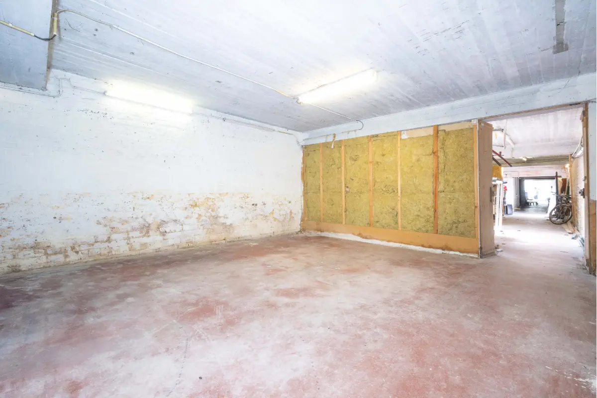 Handelszaak te  koop in Schaarbeek 1030 170000.00€  slaapkamers 185.00m² - Zoekertje 821656