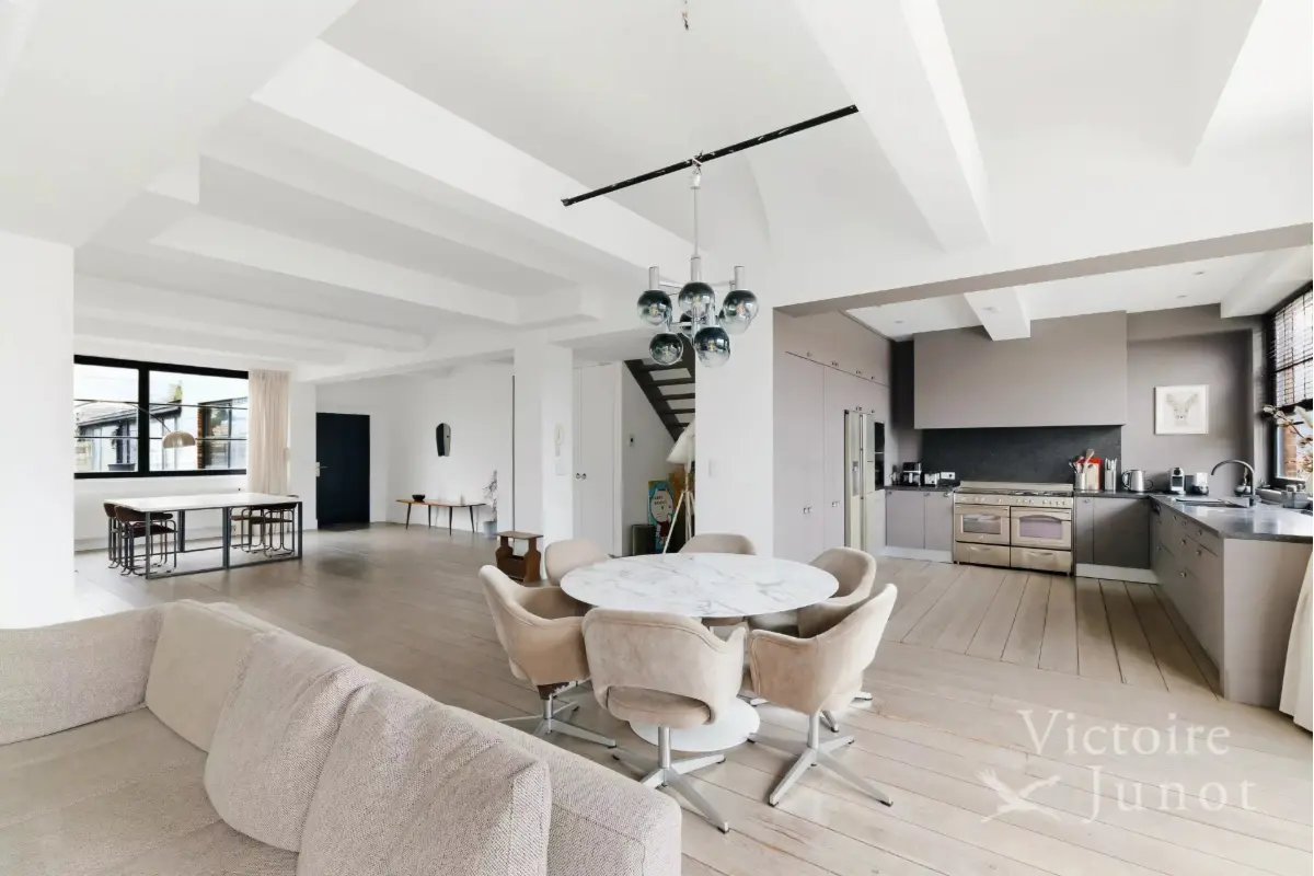 Appartement te  koop in Vorst 1190 735000.00€ 2 slaapkamers 240.00m² - Zoekertje 822703