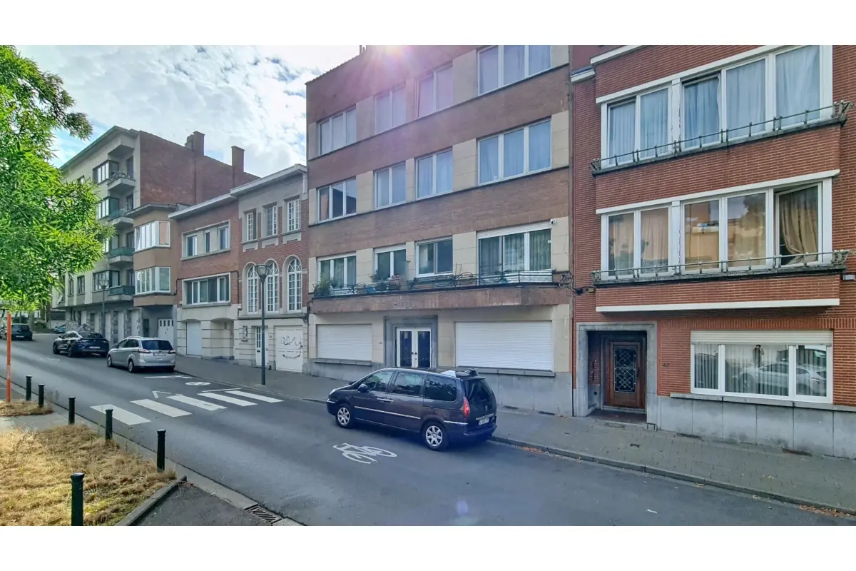 Appartement te  koop in Koekelberg 1081 239000.00€ 1 slaapkamers 75.00m² - Zoekertje 822910