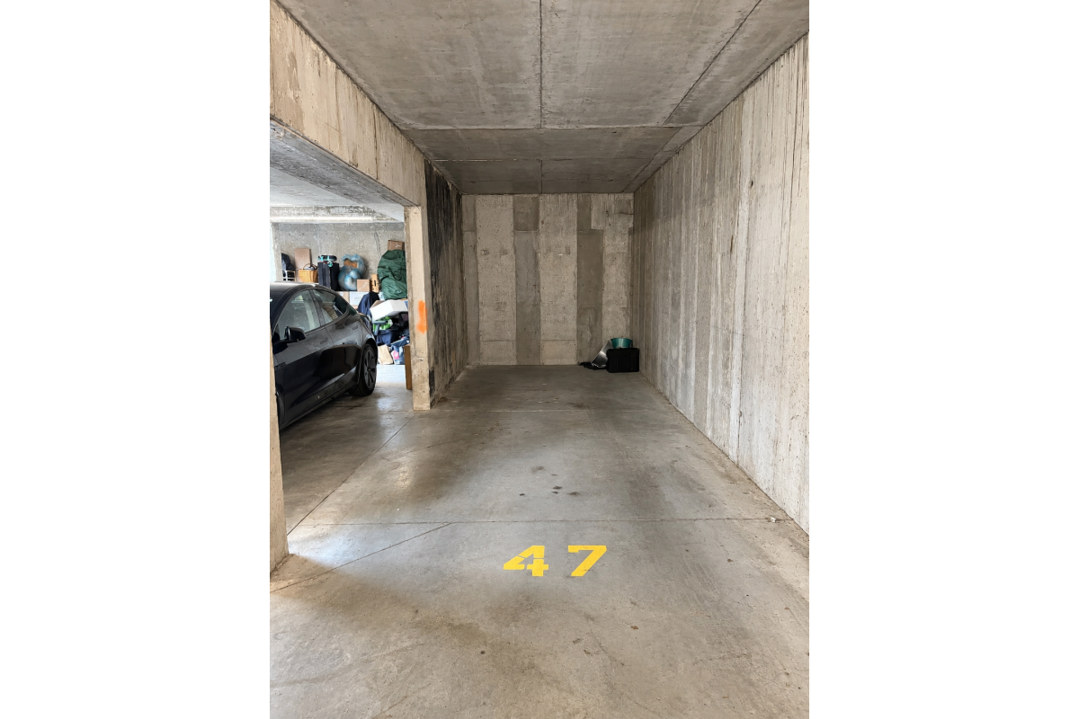 Parking te  in Sint-Pieters-Woluwe 1150 150.00€  slaapkamers m² - Zoekertje 822676
