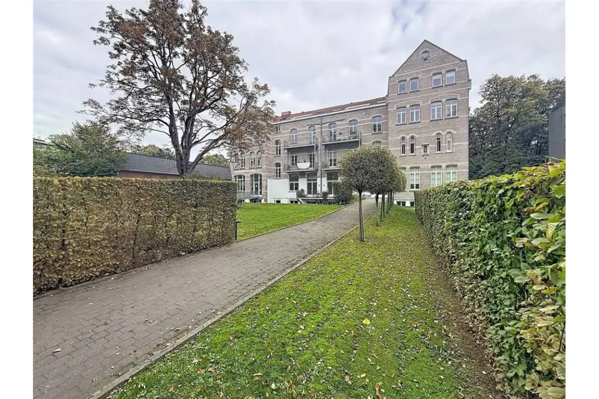 Appartement à  à Ixelles 1050 1800.00€ 3 chambres 120.00m² - annonce 823261