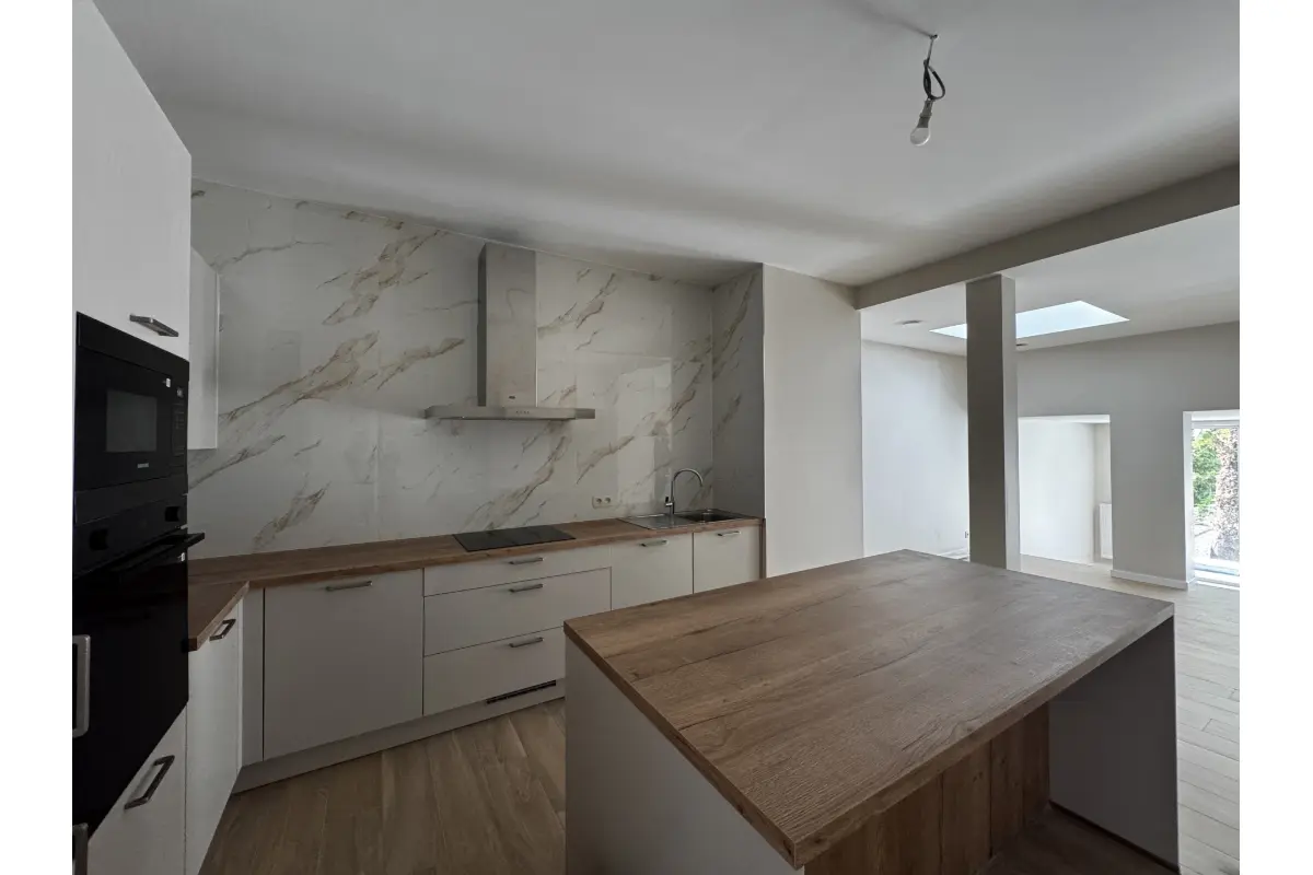 Triplex à vendre à Ixelles 1050 605000.00€ 4 chambres 181.00m² - annonce 822861