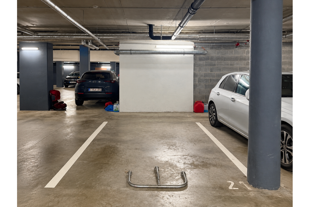 Parking te  huur in Sint-Lambrechts-Woluwe 1200 133.00€  slaapkamers m² - Zoekertje 823425