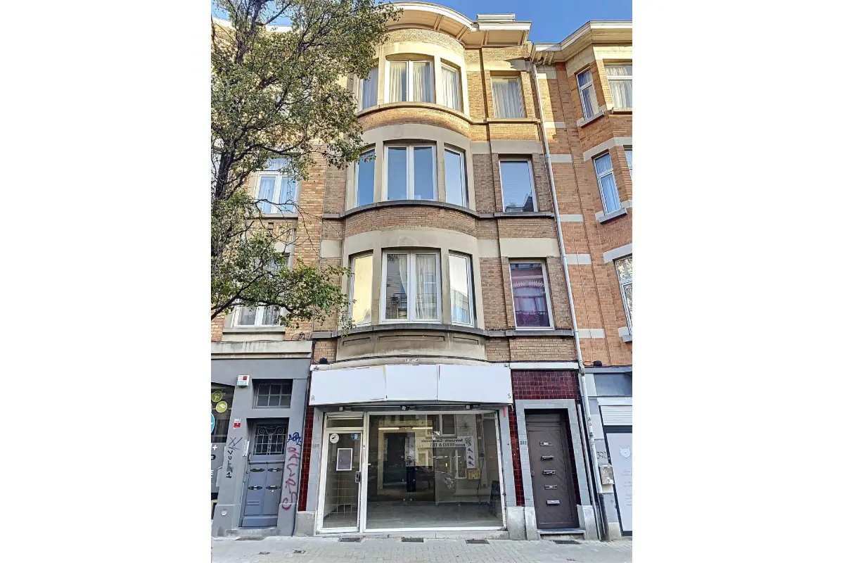Handelszaak te  in Ukkel 1180 325000.00€  slaapkamers 150.00m² - Zoekertje 823607