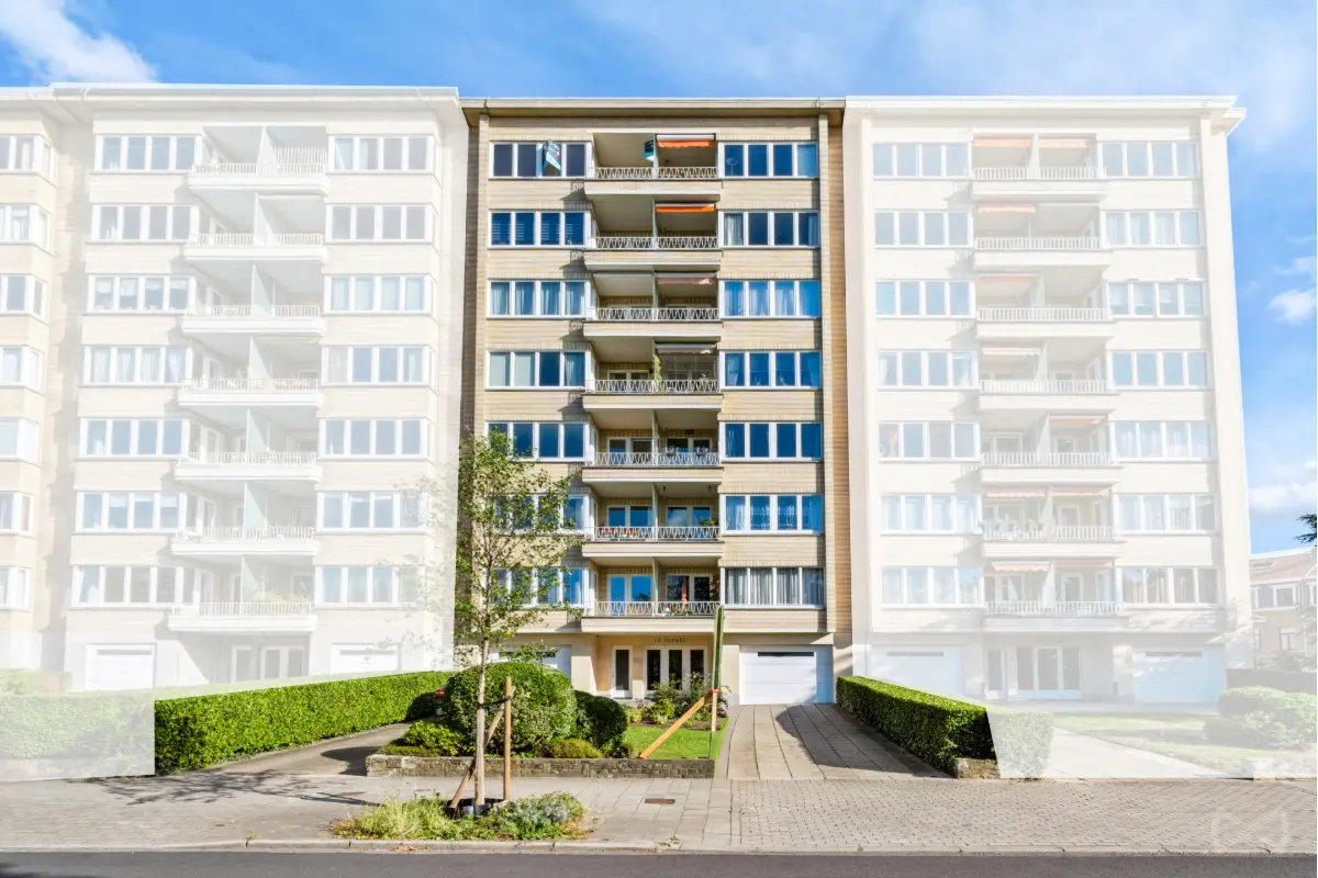 Appartement te  koop in Vorst 1190 360000.00€ 2 slaapkamers 100.00m² - Zoekertje 824248