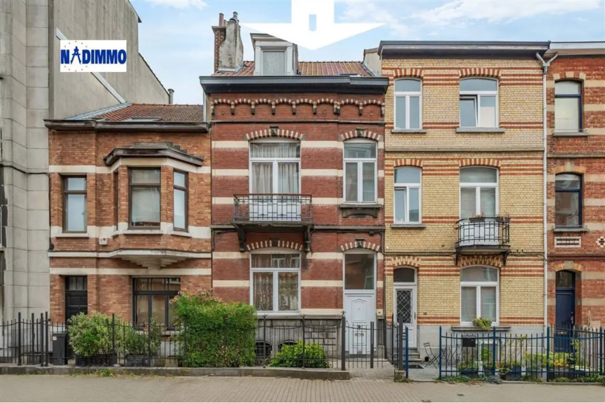Huis te  in Etterbeek 1040 850000.00€ 4 slaapkamers 335.00m² - Zoekertje 825093