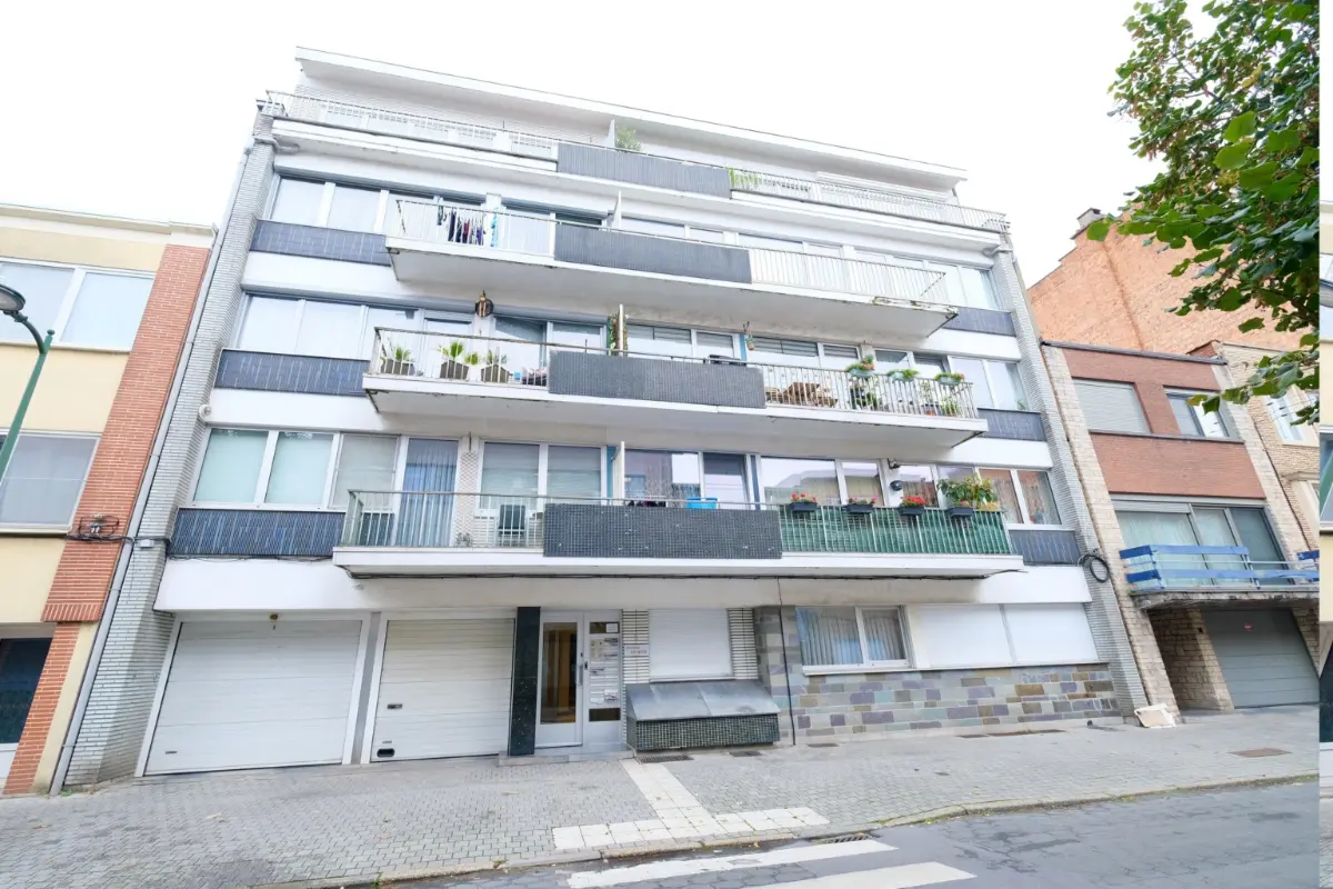 Appartement te  koop in Sint-Jans-Molenbeek 1080 269000.00€ 3 slaapkamers 85.00m² - Zoekertje 824922