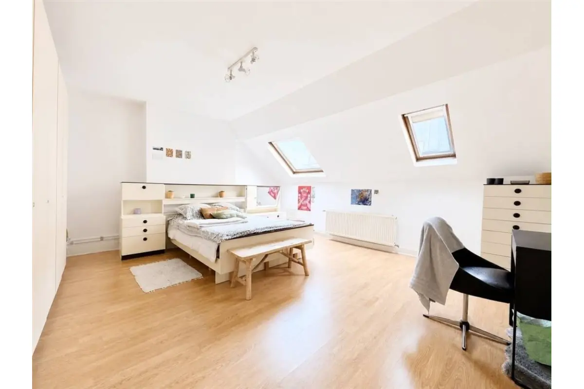 Appartement à  à Etterbeek 1040 1350.00€ 1 chambres 90.00m² - annonce 824905