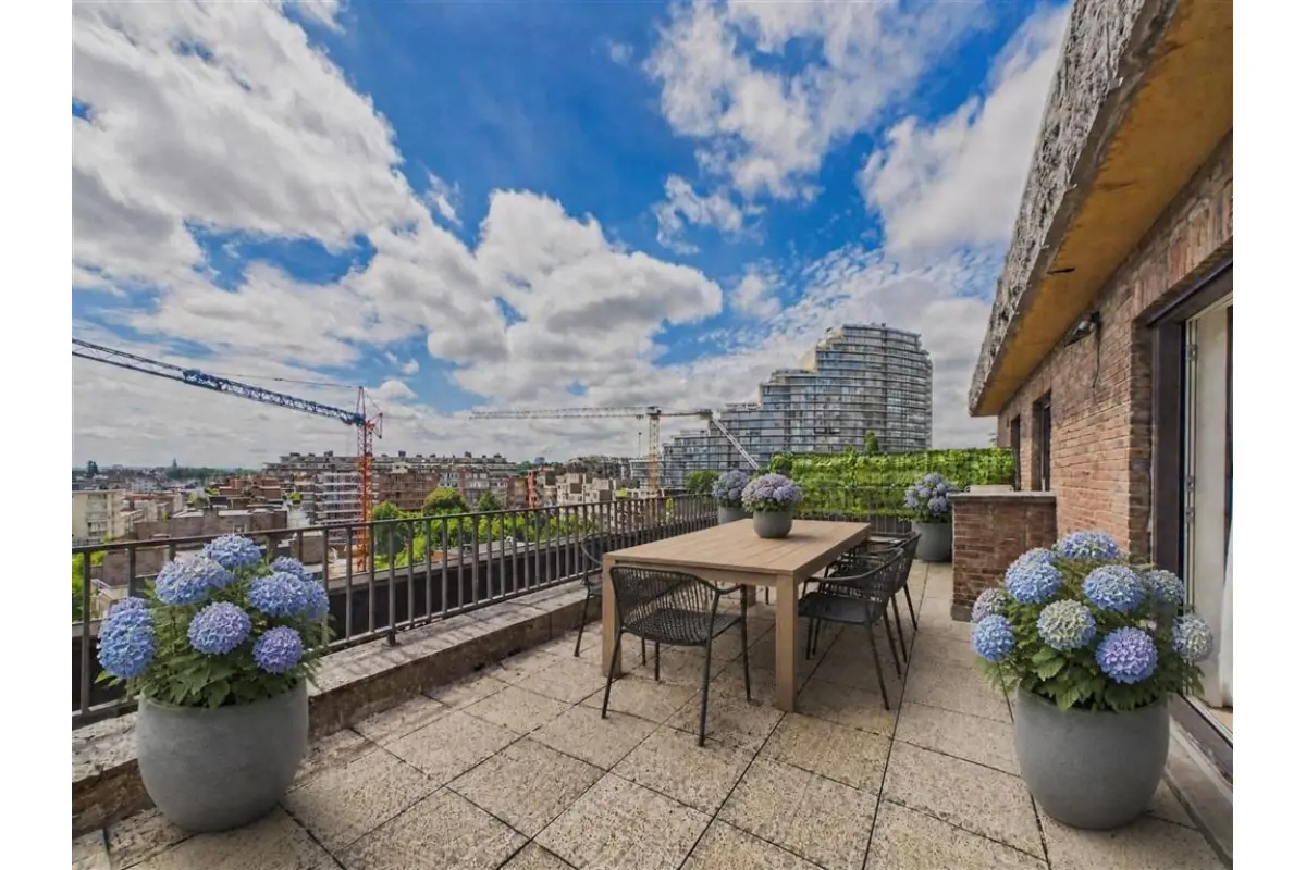 Appartement te  koop in Sint-Jans-Molenbeek 1080 230000.00€ 1 slaapkamers 76.00m² - Zoekertje 824956