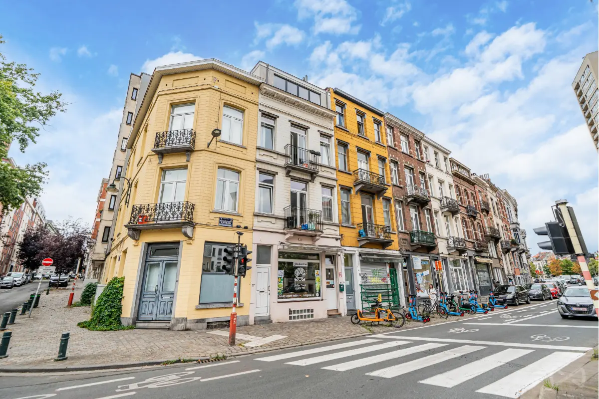 Handelszaak te  koop in Vorst 1190 230000.00€  slaapkamers 90.00m² - Zoekertje 825624