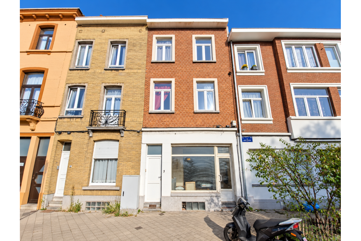 Mixgebouw te  koop in Vorst 1190 550000.00€ 2 slaapkamers 120.00m² - Zoekertje 825444