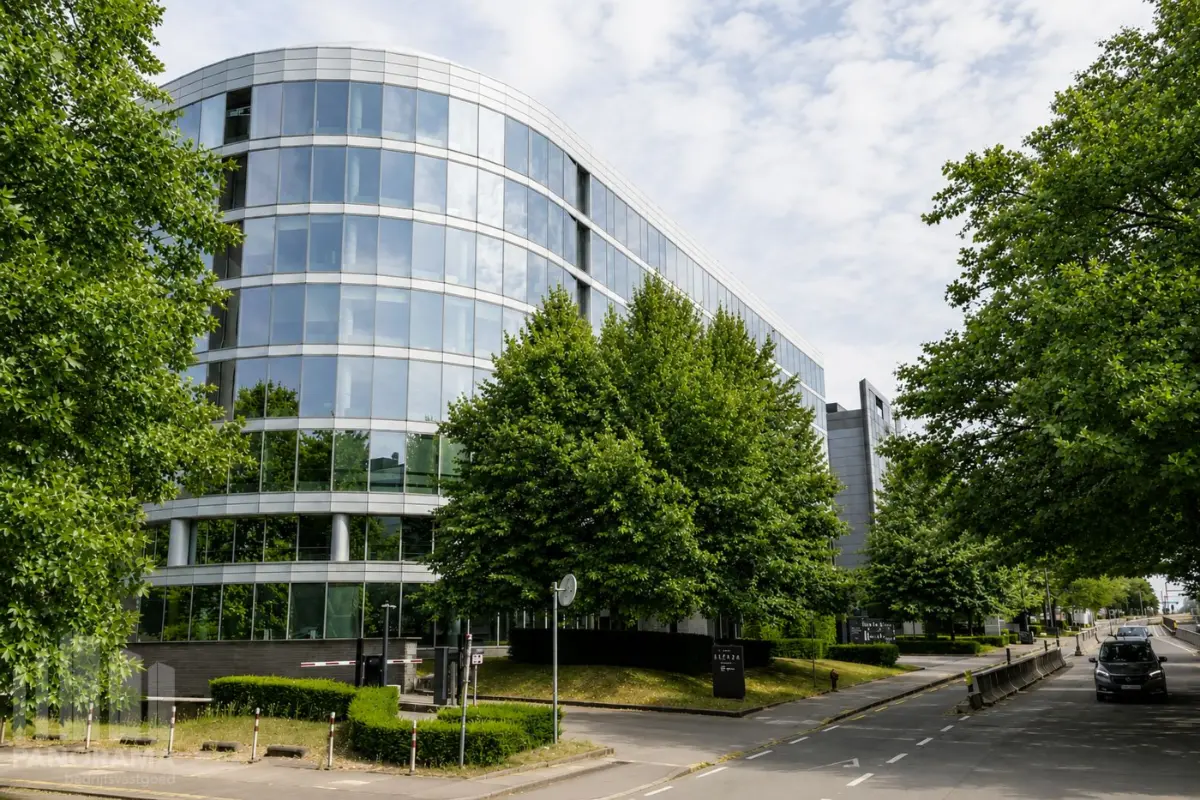 Commerce à louer à Schaerbeek 1030 2812.00€  chambres 250.00m² - annonce 826051