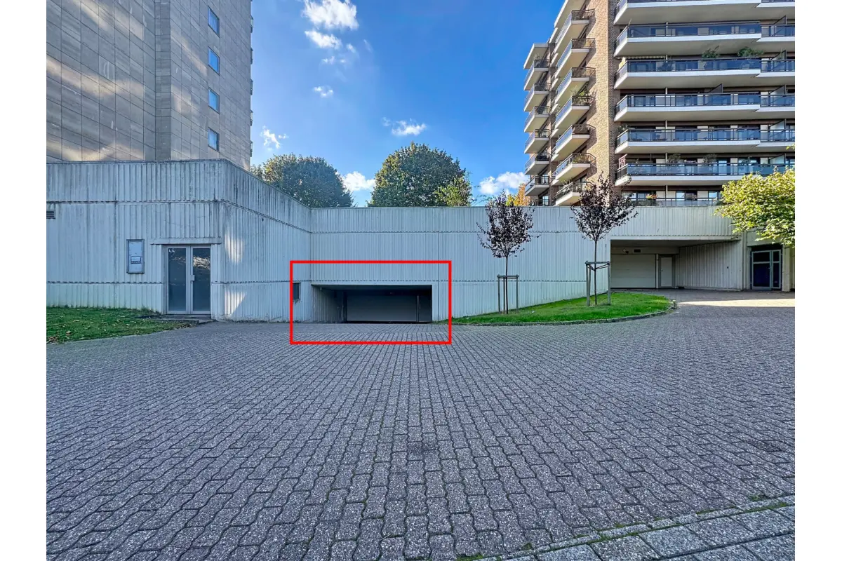 Parking / garage à vendre à Neder-Over-Heembeek 1120 27000.00€  chambres m² - annonce 825915