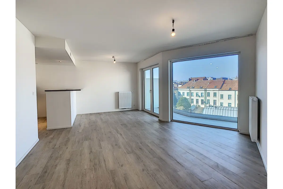 Appartement te  huur in Sint-Jans-Molenbeek 1080 1590.00€ 3 slaapkamers 108.60m² - Zoekertje 826450