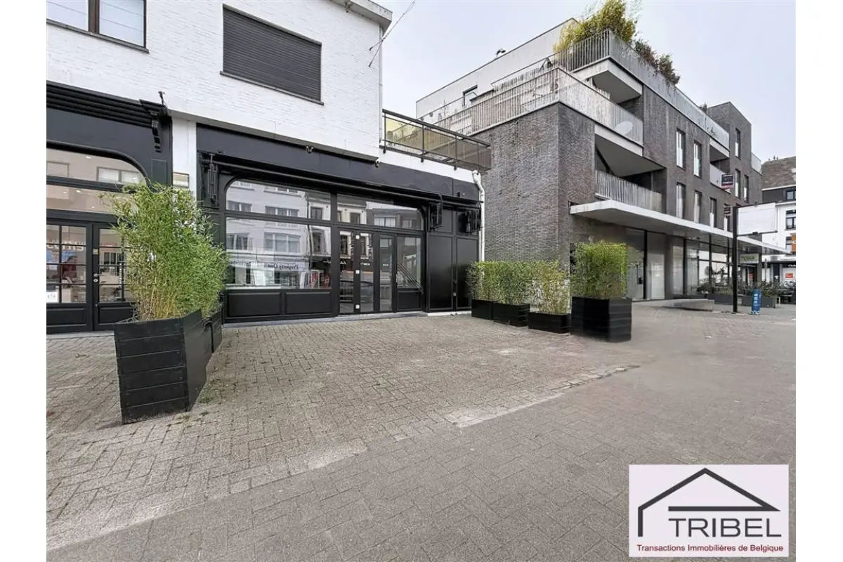 Handelszaak te  in Ukkel 1180 6000.00€  slaapkamers 120.00m² - Zoekertje 826651