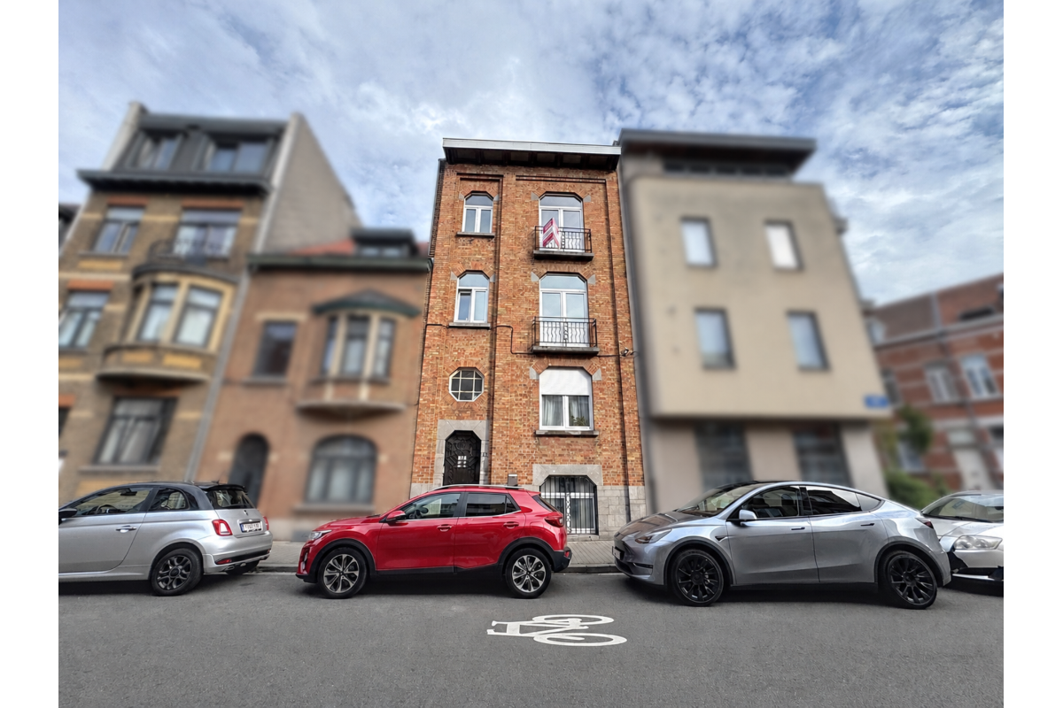 Rez-de-chaussée à vendre à Uccle 1180 289000.00€ 1 chambres 100.00m² - annonce 826678