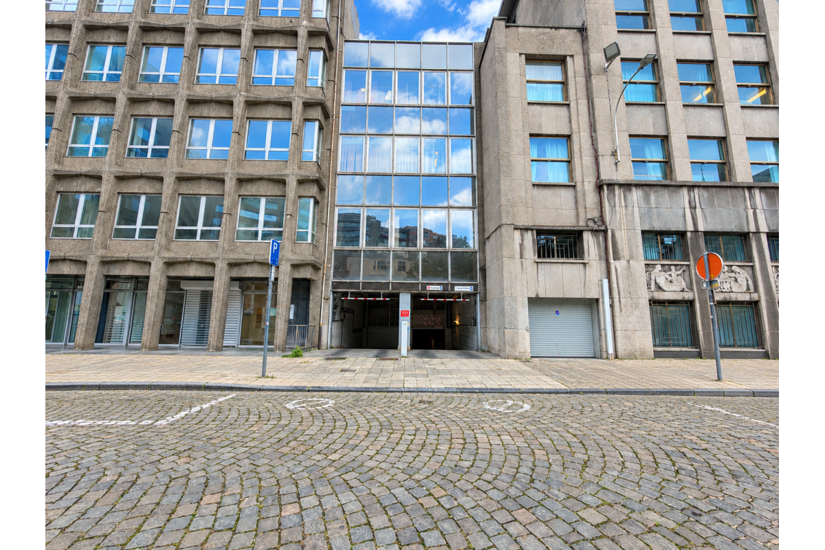 Parking à louer à Liège 4000 110.00€  chambres m² - annonce 826519
