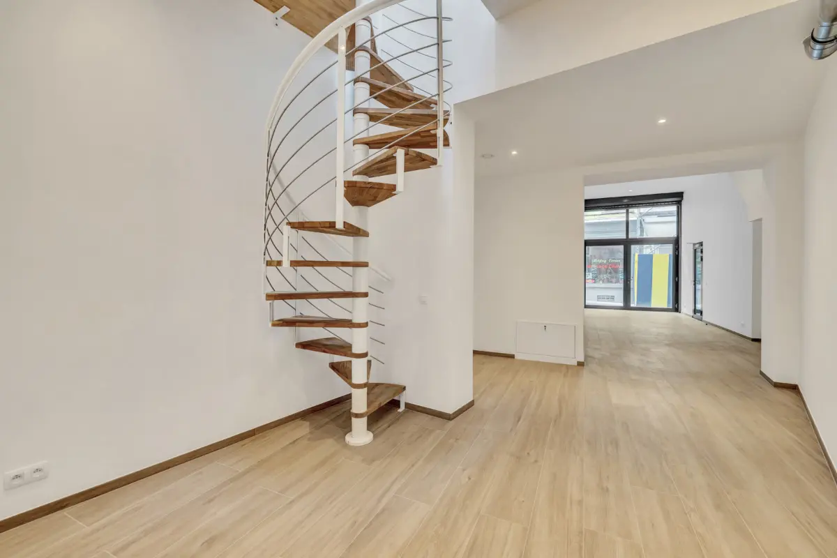 Handelszaak te  koop in Brussel 1000 575000.00€  slaapkamers 107.00m² - Zoekertje 826610