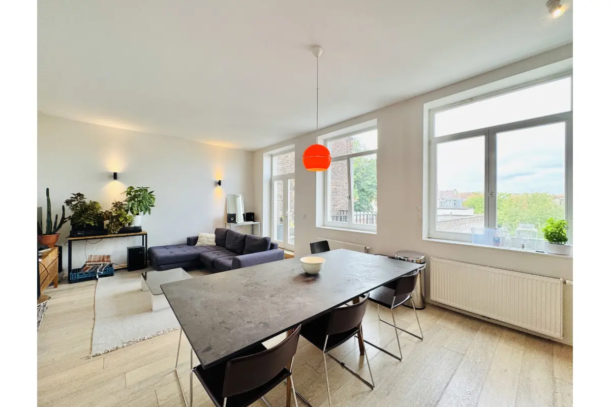 Appartement te  huur in Vorst 1190 1500.00€ 2 slaapkamers 95.00m² - Zoekertje 826641