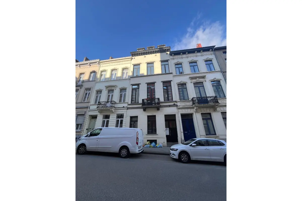 Handelszaak te  koop in Brussel 1000 590000.00€  slaapkamers 422.00m² - Zoekertje 826668