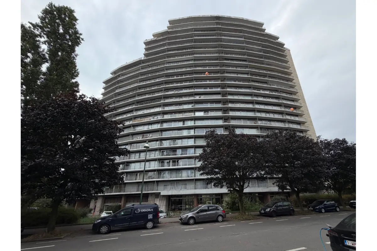 Parking & garage te  koop in Sint-Jans-Molenbeek 1080 25000.00€  slaapkamers m² - Zoekertje 826975