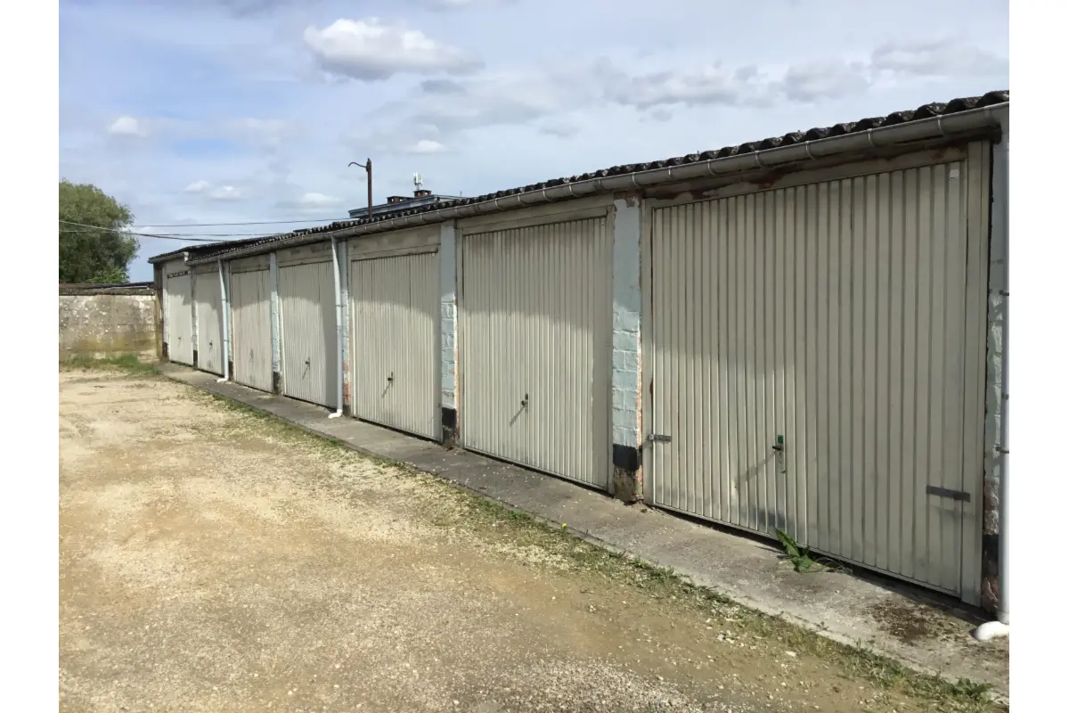 Parking & garage te  koop in Montignies-sur-Sambre 6061 354200.00€  slaapkamers m² - Zoekertje 827237