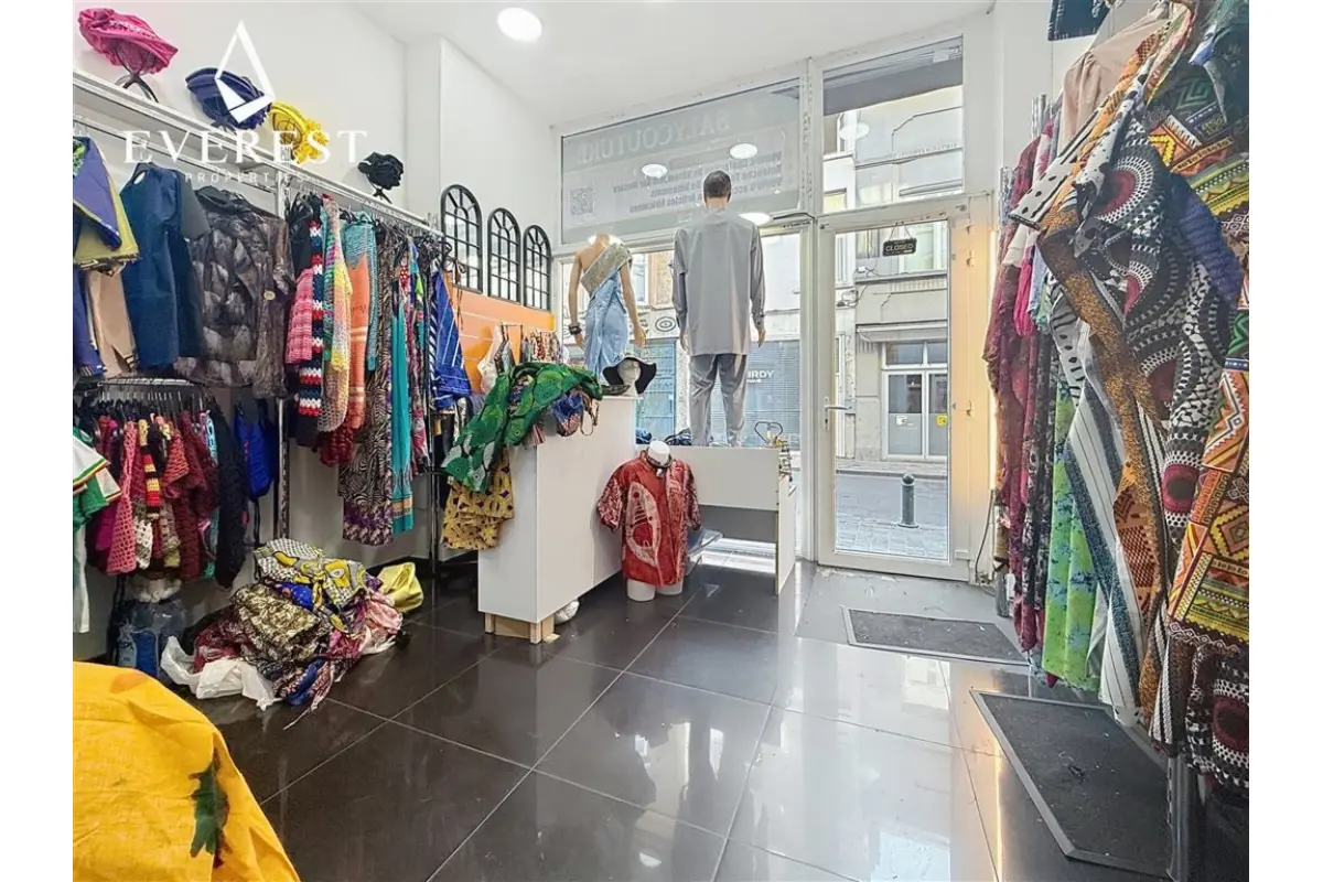 Handelszaak te  koop in Elsene 1050 215000.00€  slaapkamers m² - Zoekertje 826993