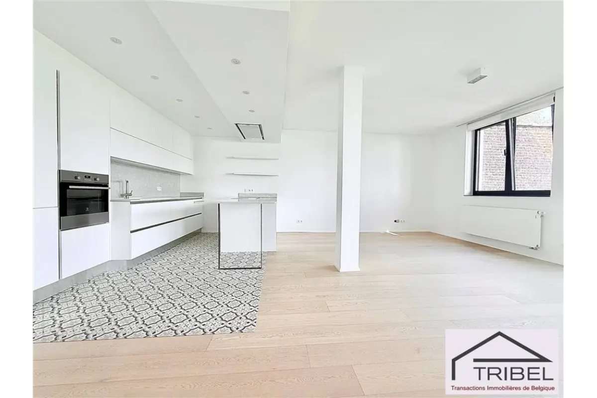 Appartement te  in Elsene 1050 2450.00€ 3 slaapkamers 140.00m² - Zoekertje 827444