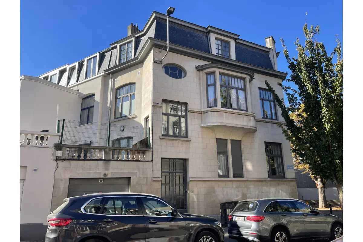 Huis te  huur in Etterbeek 1040 2980.00€ 5 slaapkamers 300.00m² - Zoekertje 827419