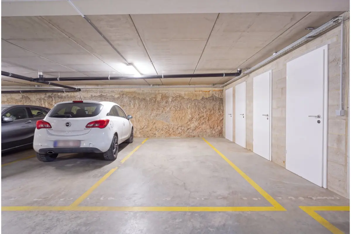 Parking & garage te  koop in Hoei 4500 17500.00€  slaapkamers m² - Zoekertje 827502