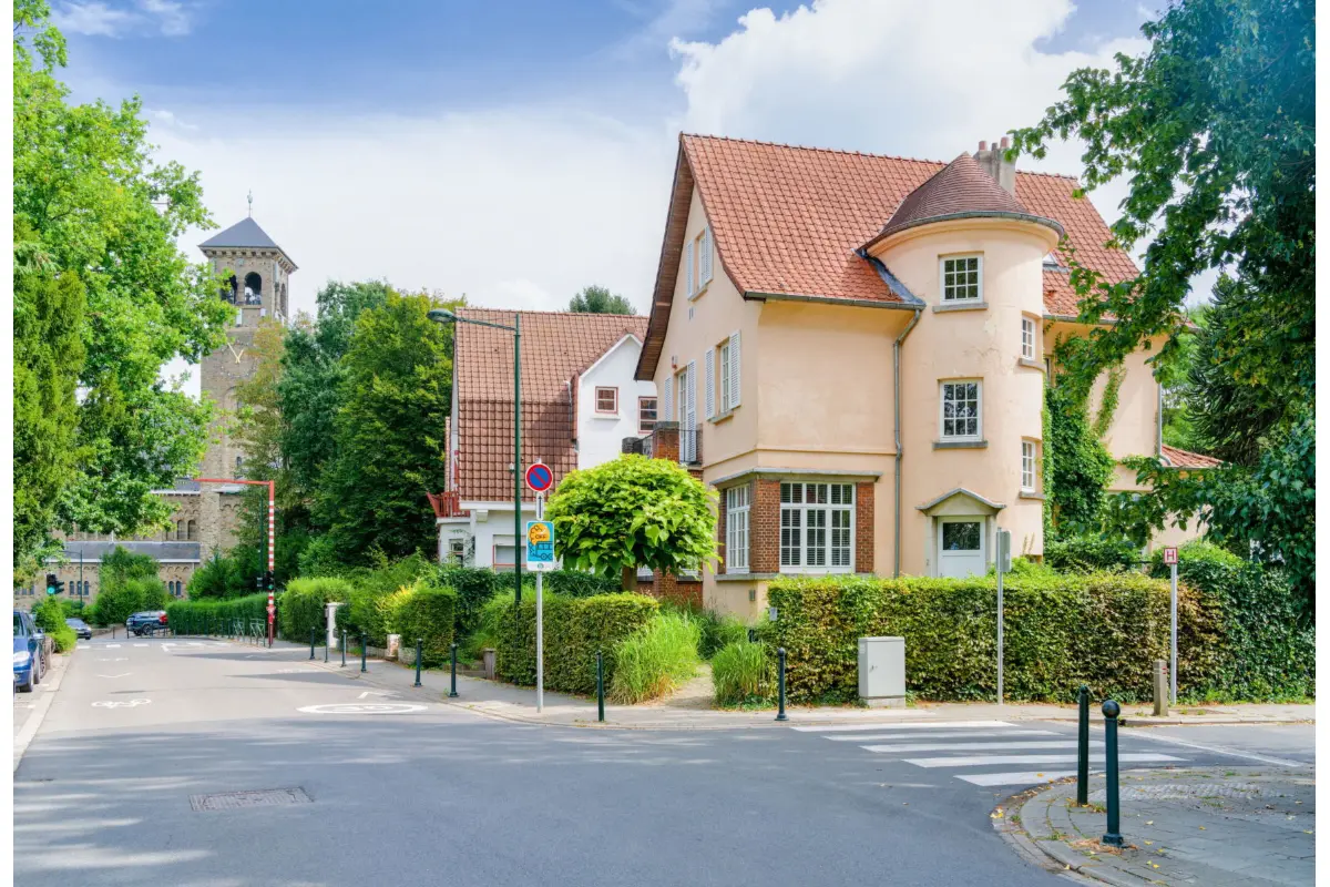 Maison à vendre à Woluwe-Saint-Pierre 1150 1095000.00€ 5 chambres 200.00m² - annonce 827037