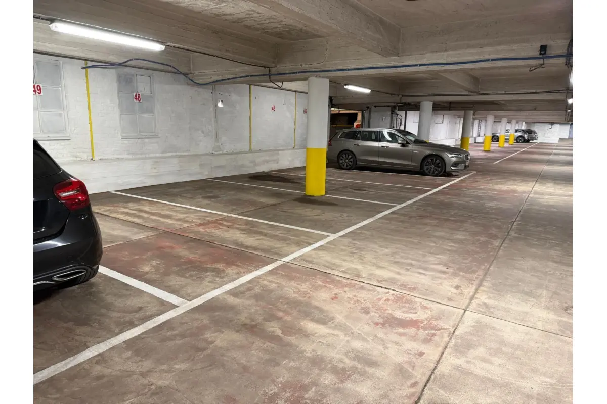 Parking à louer à Charleroi 6000 70.00€  chambres m² - annonce 827190