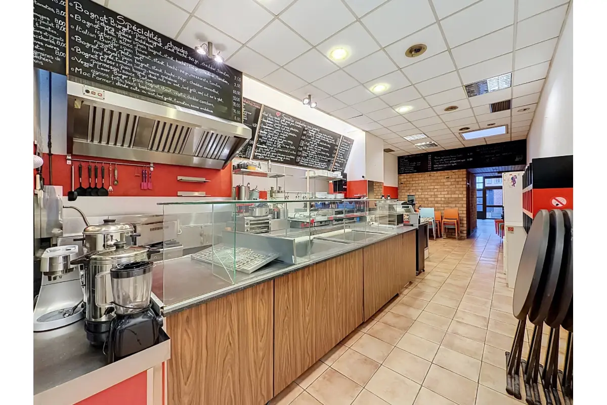 Handelszaak te  in Etterbeek 1040 2750.00€  slaapkamers 120.00m² - Zoekertje 827342