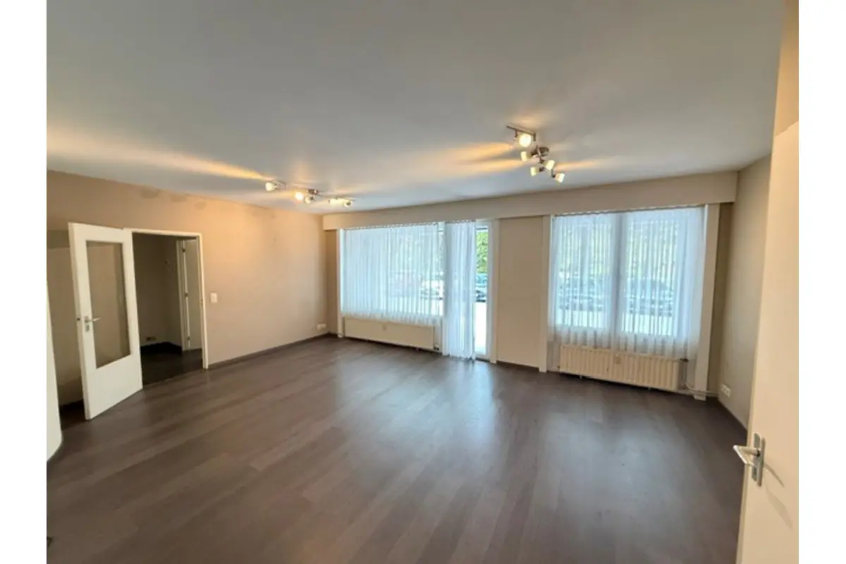 Rez-de-chaussée à louer à Evere 1140 850.00€ 1 chambres 65.00m² - annonce 828370