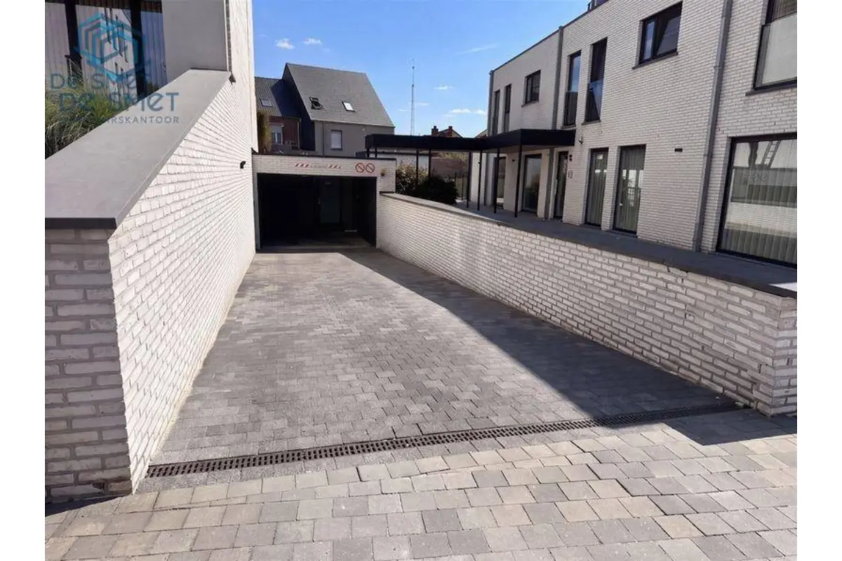 Parking & garage te  koop in Geraardsbergen 9500 30500.00€  slaapkamers m² - Zoekertje 828130