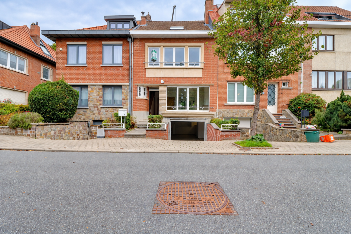 Huis te  huur in Oudergem 1160 2500.00€ 4 slaapkamers 207.00m² - Zoekertje 828242