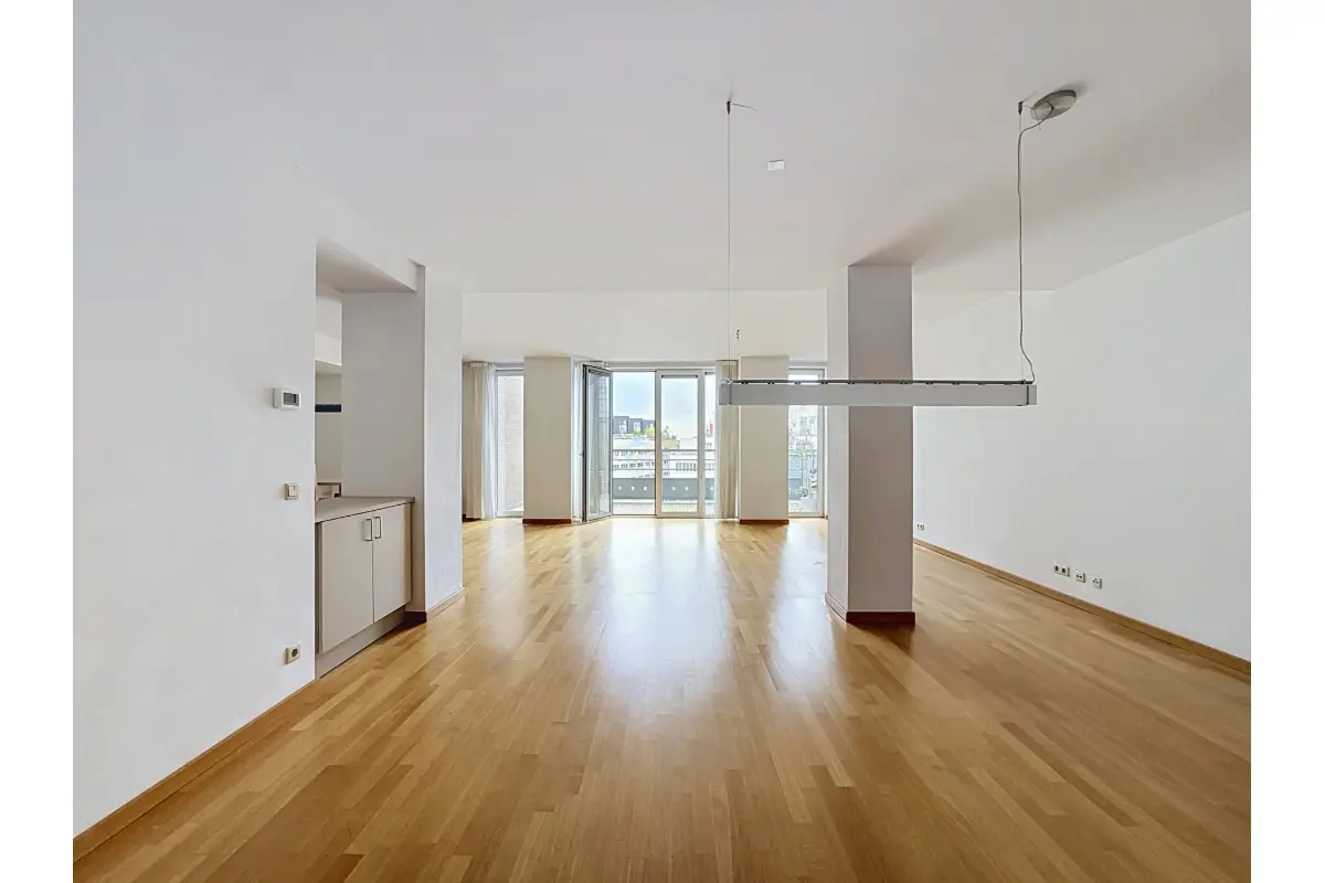 Appartement te  koop in Brussel 1000 549000.00€ 2 slaapkamers 140.00m² - Zoekertje 828292